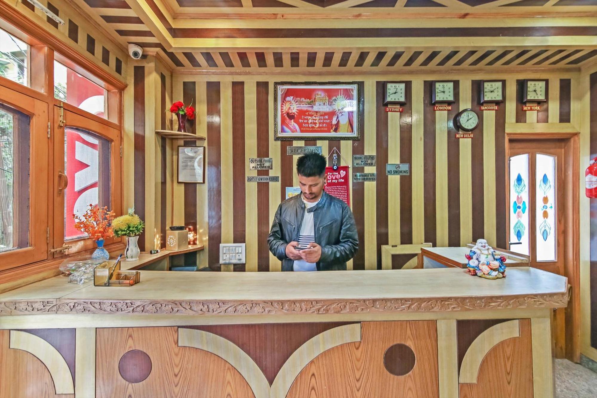שימלה Hotel O Royal Inn מראה חיצוני תמונה